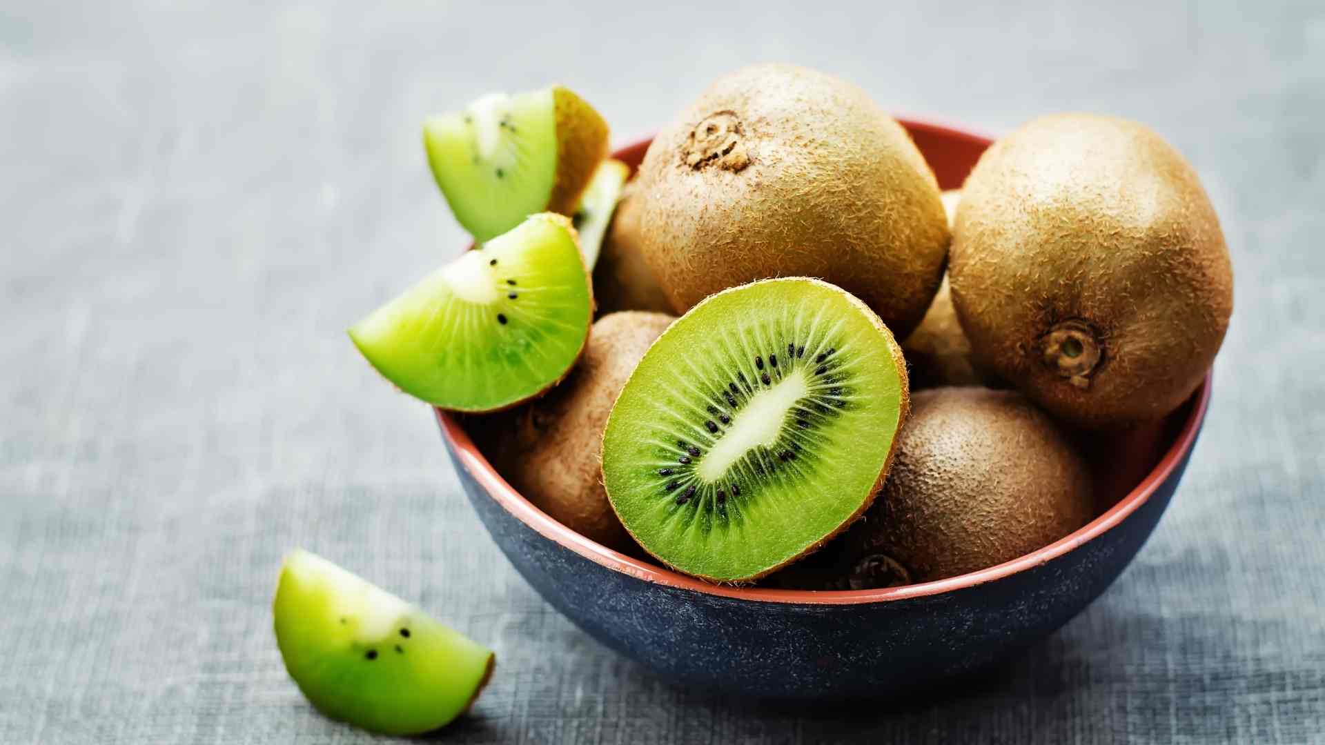Benefits Of Kiwi – 11 Reasons To Start Eating This Superfood Every Day