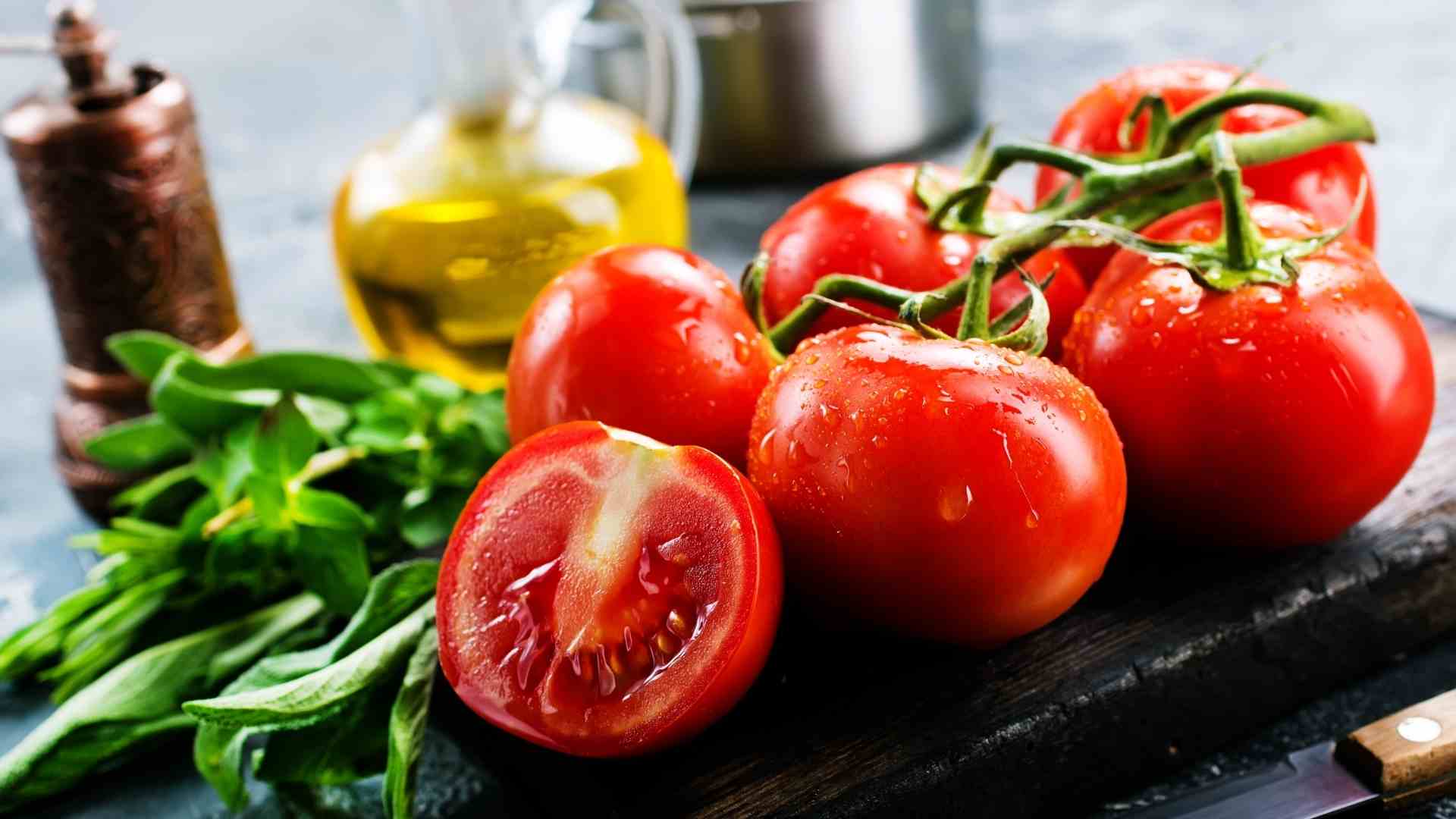 Benefits Of Tomatoes – 14 Reasons To Eat Tomatoes Every Day
